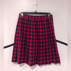 8 M Vintage 90s pink red black plaid pleated school skirt